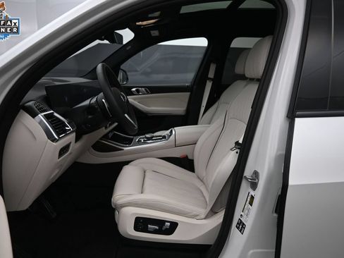 Certified 2025 BMW X7 xDrive40i w/ M Sport Package AWD/4WD image 12