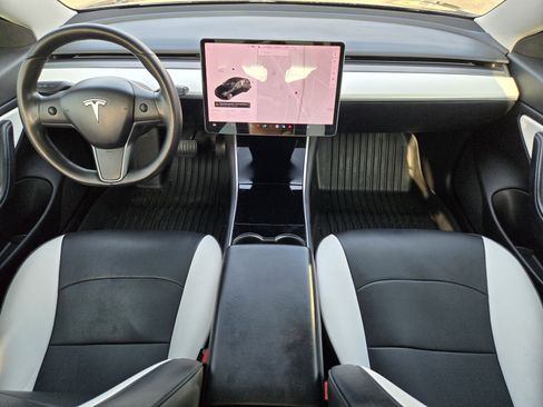 Used 2018 Tesla Model 3 Performance image 17