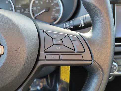 Used 2025 Nissan Versa S w/ Trunk Package image 18