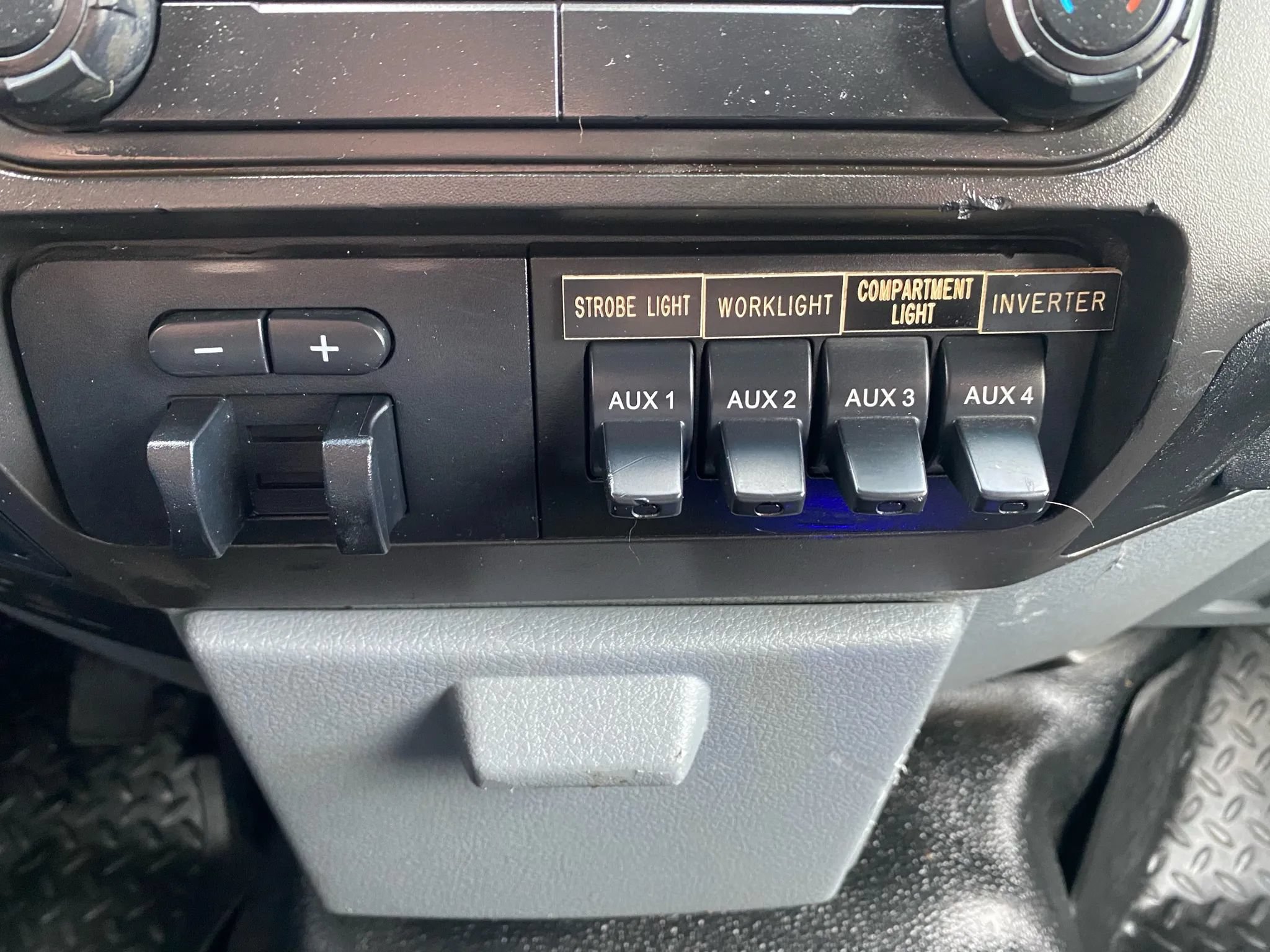 Used 2016 Ford F550 4x4 Regular Cab Super Duty image 15