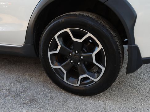 Used 2013 Subaru Crosstrek 2.0i Limited image 10