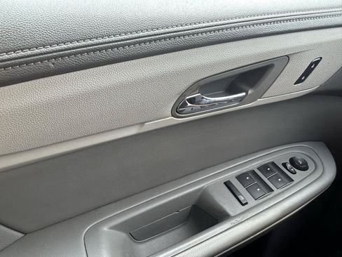 Used 2013 Chevrolet Traverse LS FWD image 27