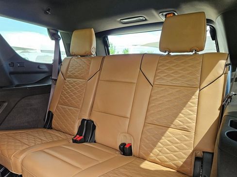 Used 2024 Cadillac Escalade Premium Luxury w/ Performance Package AWD/4WD image 29