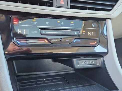New 2026 Volkswagen Jetta SE FWD image 21