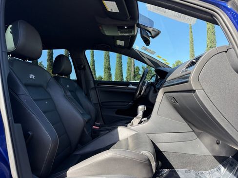 Used 2015 Volkswagen Golf R 4-Door image 17