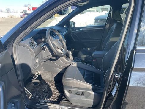 Certified 2023 Volkswagen Tiguan SEL R-Line image 7