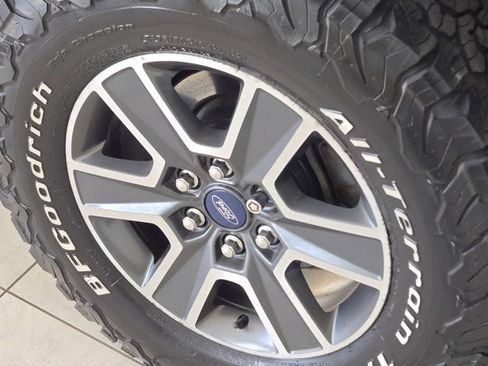 Used 2015 Ford F150 XLT w/ Equipment Group 302A Luxury image 14