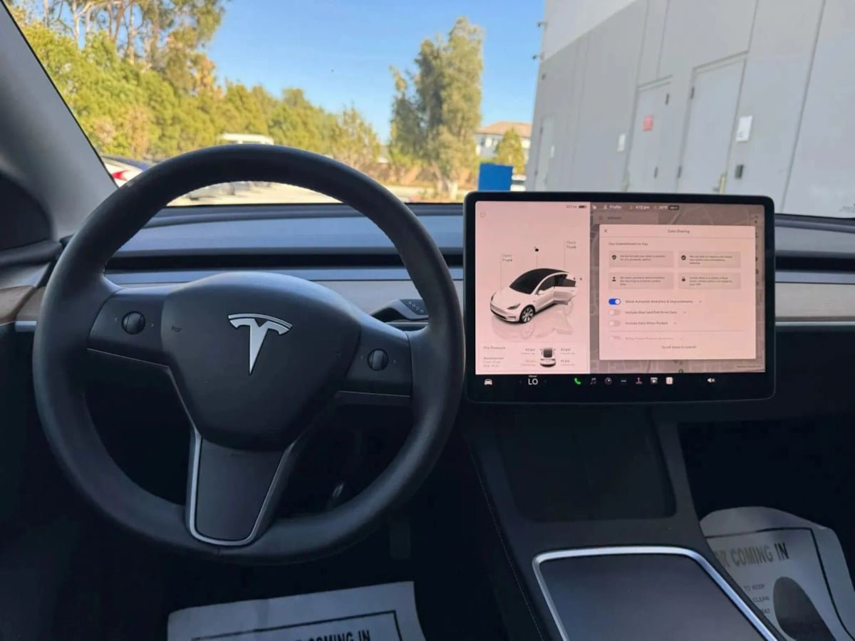 Used 2023 Tesla Model Y Long Range AWD/4WD image 16