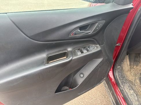 Used 2023 Chevrolet Equinox LT image 34