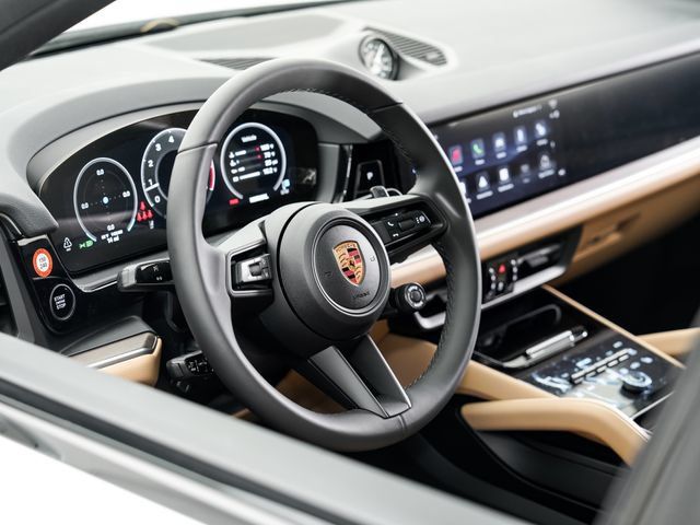 Certified 2026 Porsche Cayenne Coupe AWD/4WD image 10