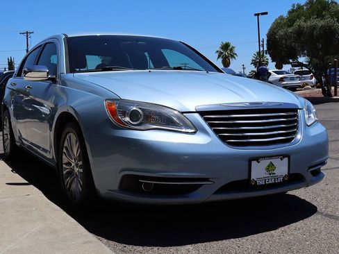 Used 2013 Chrysler 200 Limited FWD image 18