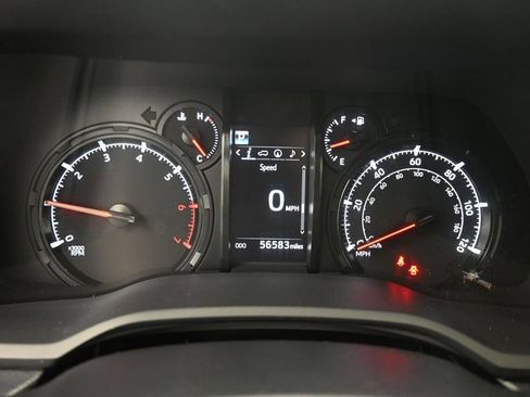 Used 2022 Toyota 4Runner SR5 Premium AWD/4WD image 18
