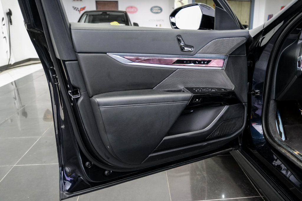 Used 2024 BMW i7 xDrive60 AWD/4WD image 37