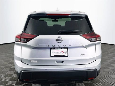 Used 2025 Nissan Rogue SV image 7