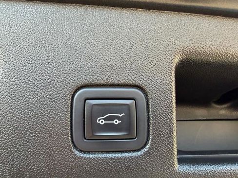 Used 2022 Chevrolet Equinox RS w/ RS Leather Package image 19