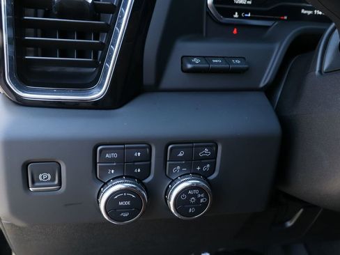 Certified 2025 GMC Sierra 2500 Denali Ultimate image 12