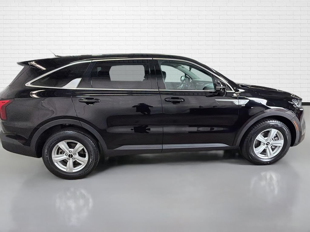 Used 2023 Kia Sorento LX FWD image 10