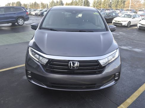 Used 2024 Honda Odyssey EX-L image 2