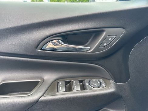 Used 2024 Chevrolet Equinox LT FWD image 20
