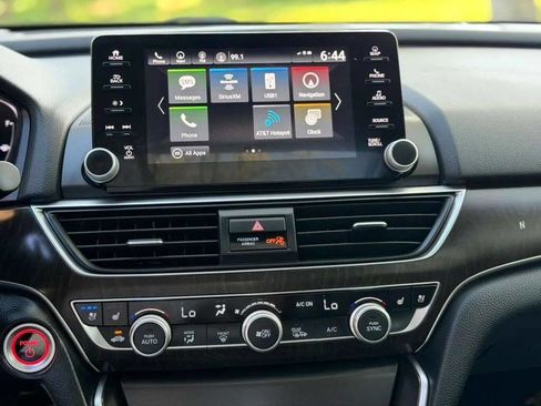 Used 2019 Honda Accord Touring image 14