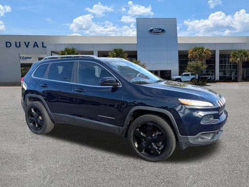 Used 2014 Jeep Cherokee Latitude w/ Comfort/Convenience Group image 2