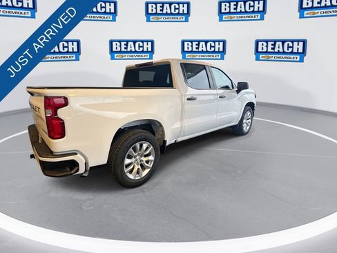 Used 2022 Chevrolet Silverado 1500 Custom image 8