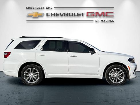 Used 2023 Dodge Durango GT image 2