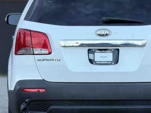 Used 2013 Kia Sorento LX AWD/4WD image 13