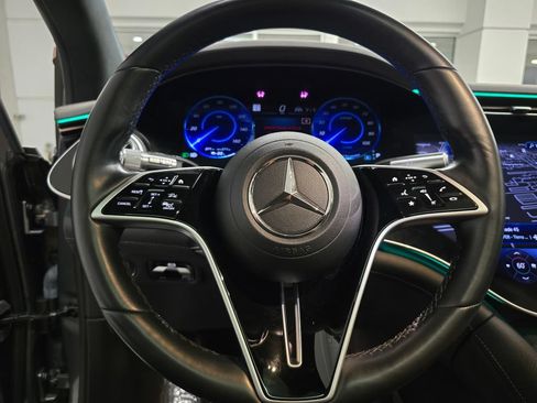 Used 2023 Mercedes-Benz EQS 580 4MATIC SUV w/ Exclusive Trim Package image 20