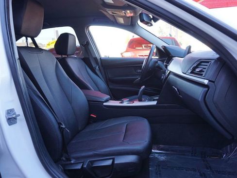 Used 2017 BMW 320i Sedan image 12