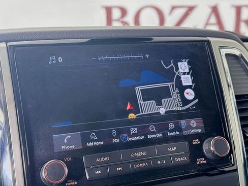 Used 2021 Nissan Titan SV w/ SV Convenience Package image 16