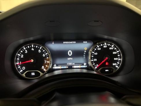 Used 2023 Jeep Renegade Altitude AWD/4WD image 13
