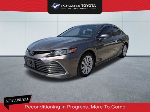 Used 2023 Toyota Camry LE image 1