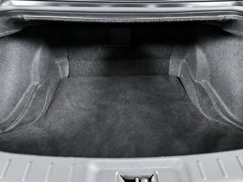 Used 2011 Nissan GT-R Premium image 16