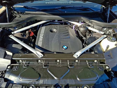 Used 2025 BMW X7 xDrive40i w/ Premium Package image 32