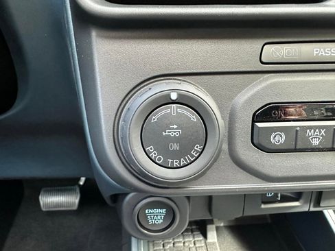 New 2025 Ford Maverick Lobo image 25