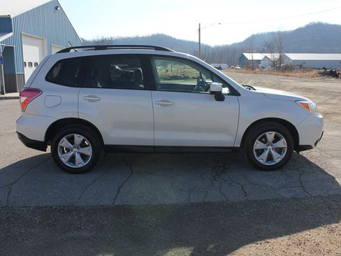 Used 2015 Subaru Forester 2.5i Premium w/ All-Weather Package image 5