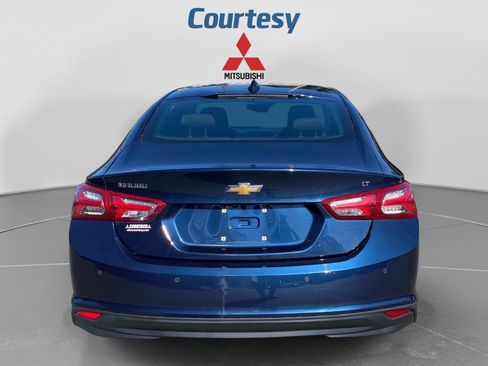 Used 2021 Chevrolet Malibu LT FWD image 4