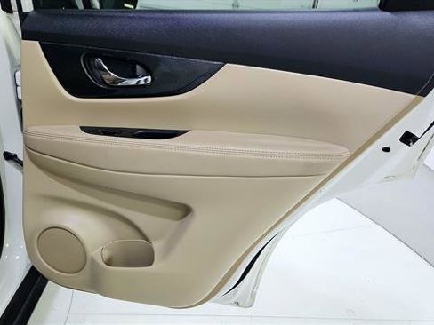 Used 2015 Nissan Rogue FWD image 35