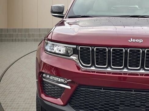 Used 2025 Jeep Grand Cherokee Limited AWD/4WD image 11