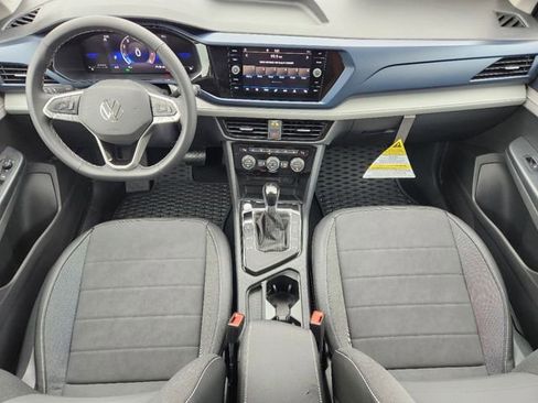New 2024 Volkswagen Taos SE image 19