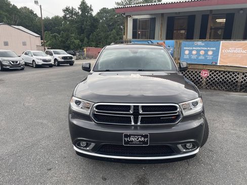 Used 2020 Dodge Durango SXT AWD/4WD image 2
