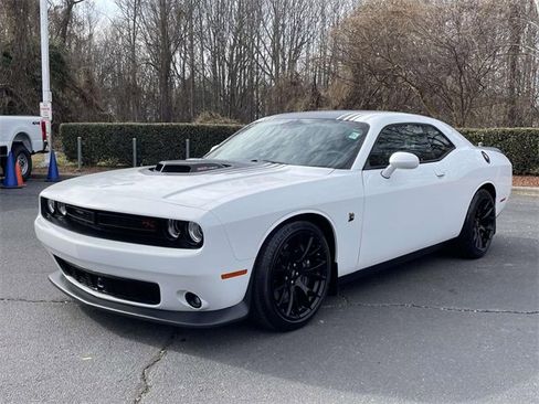 Used 2017 Dodge Challenger R/T Scat Pack image 3