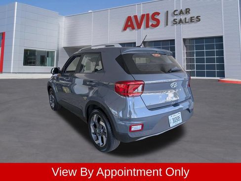 Used 2025 Hyundai Venue SEL FWD image 10