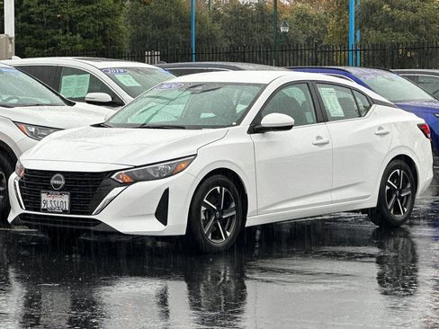 Used 2024 Nissan Sentra SV image 7