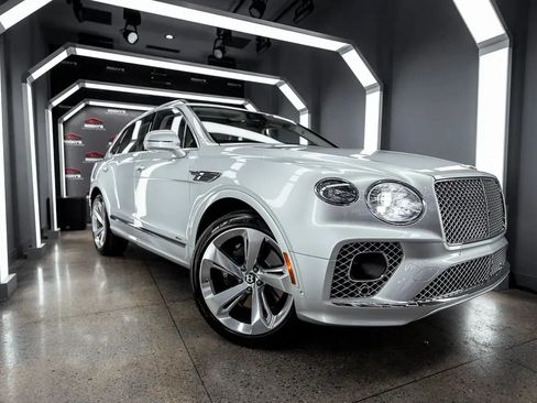 Used 2023 Bentley Bentayga AWD/4WD image 5