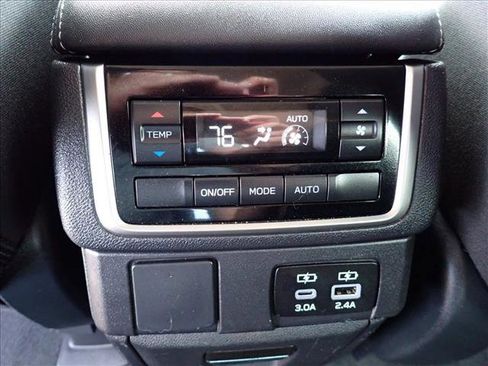 Used 2025 Subaru Ascent Premium AWD/4WD image 11