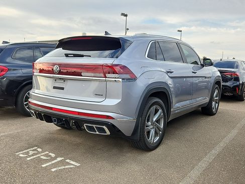 Used 2024 Volkswagen Atlas Cross Sport SEL R-Line AWD/4WD image 3