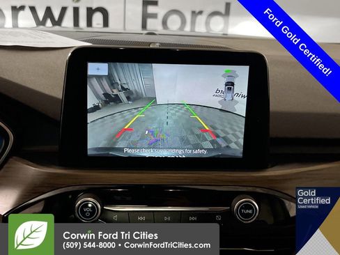 Used 2020 Ford Escape Titanium image 22