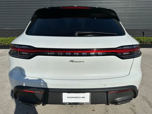 Used 2023 Porsche Macan image 12